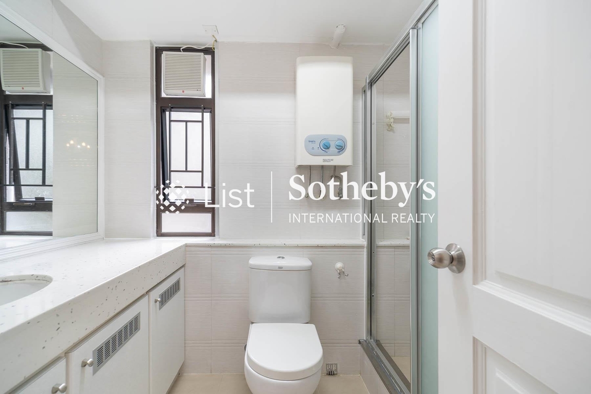 Wilshire Towers 慧雅閣 | Master Bathroom