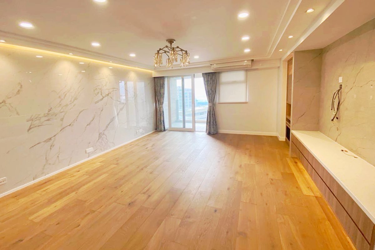 Wilshire Towers 慧雅阁 | Living and Dining Room