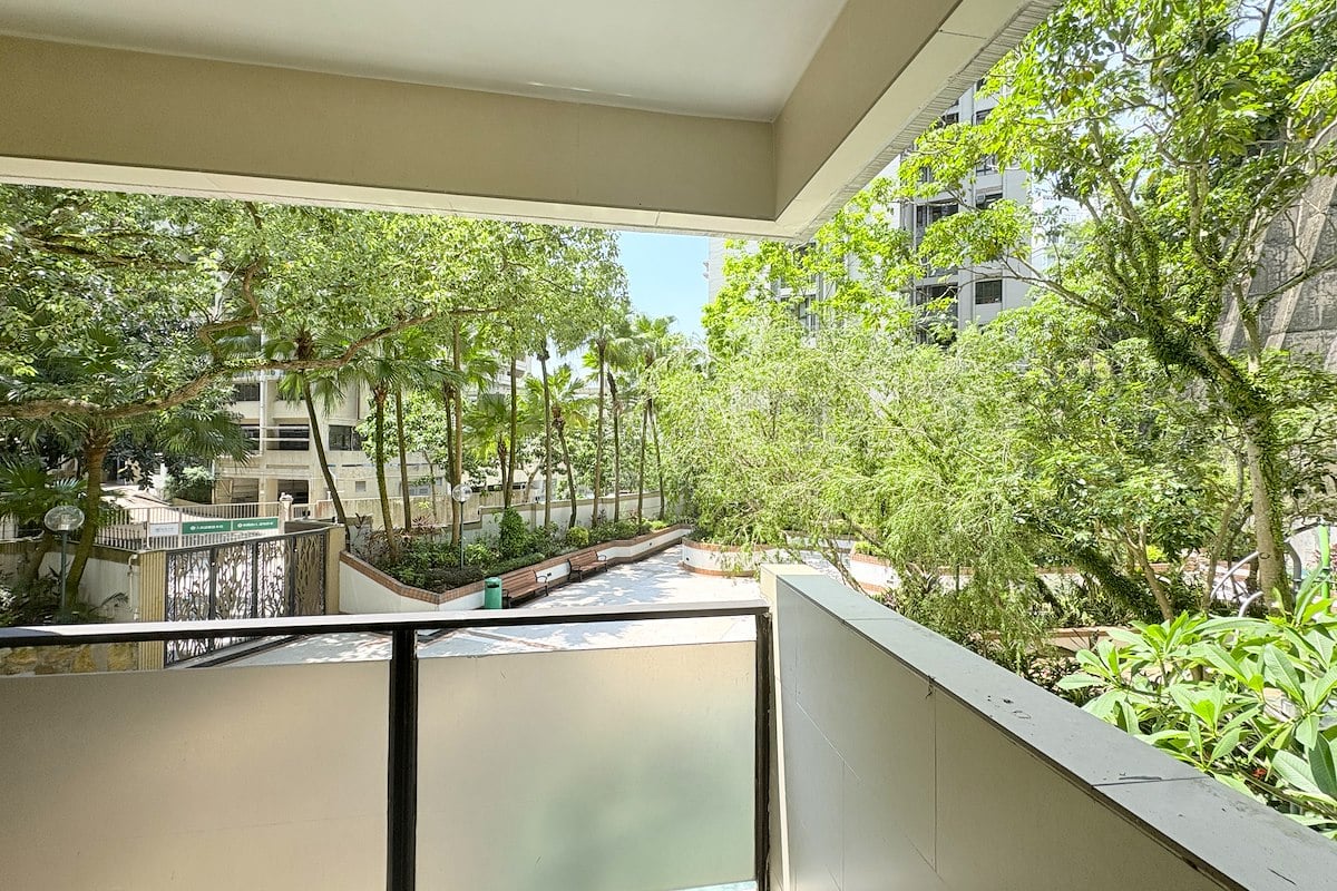 Wilshire Towers 慧雅閣 | View from Balcony