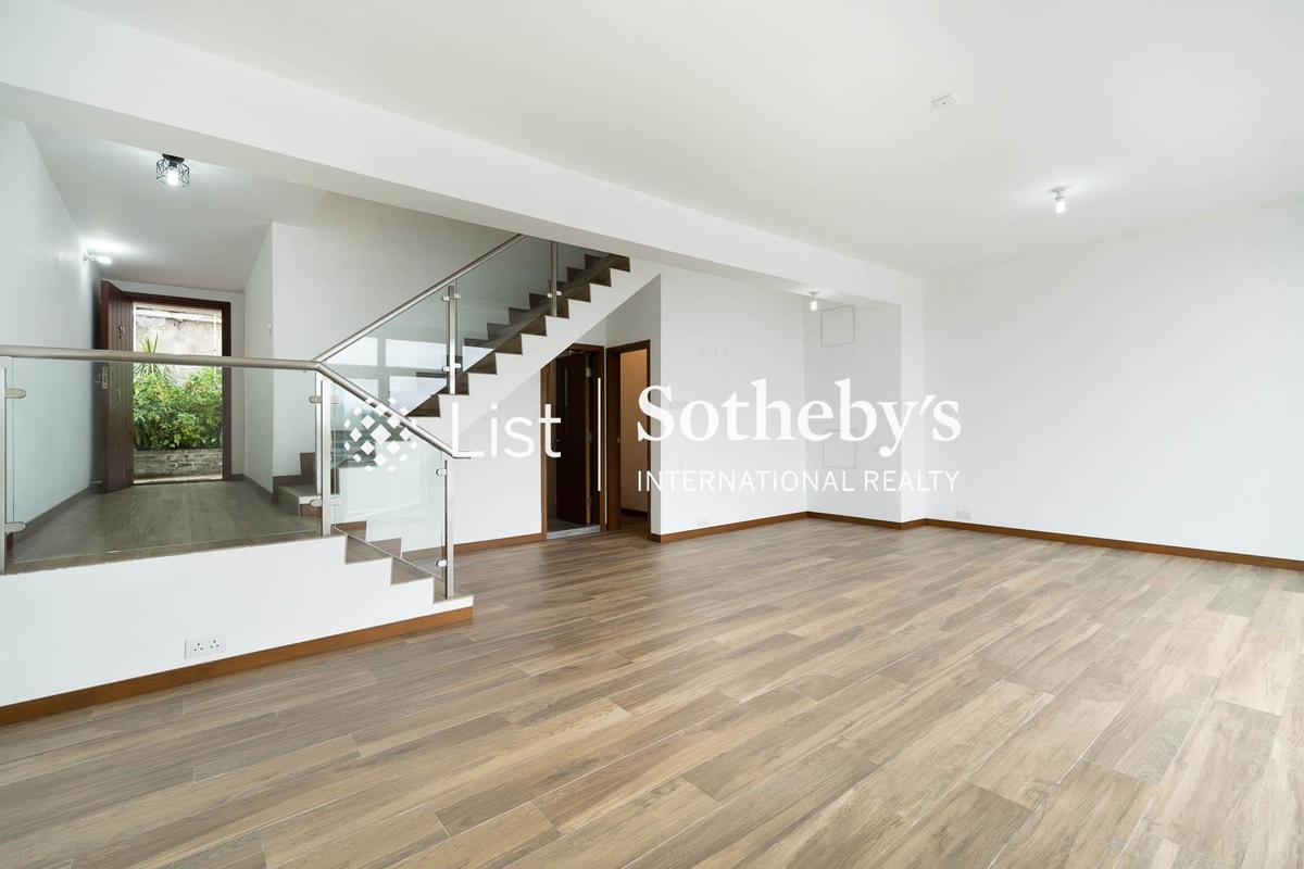 30 Cape Road 環角道30號 | Living and Dining Room