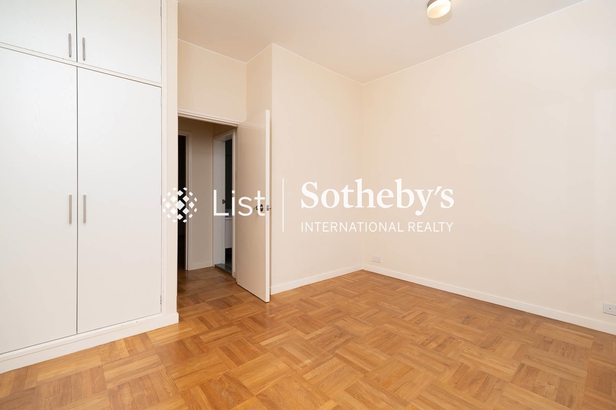 30 Cape Road 環角道30號 | Built-in Wardrobe in Master Bedroom