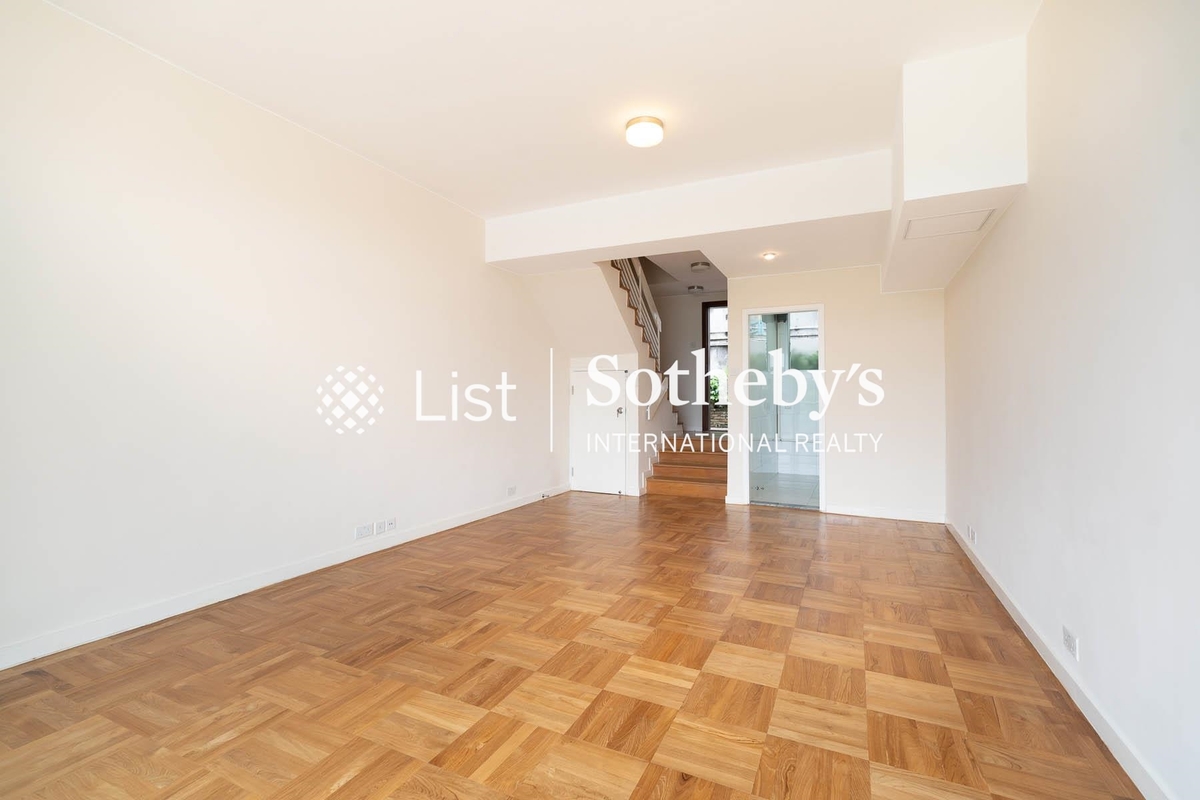 30 Cape Road 環角道30號 | Living and Dining Room