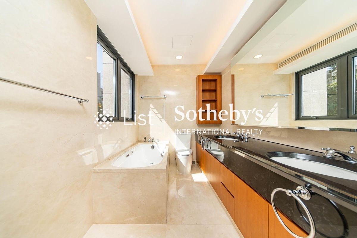 No. 14 Headland Road 赫蘭道14號 | Master Bathroom