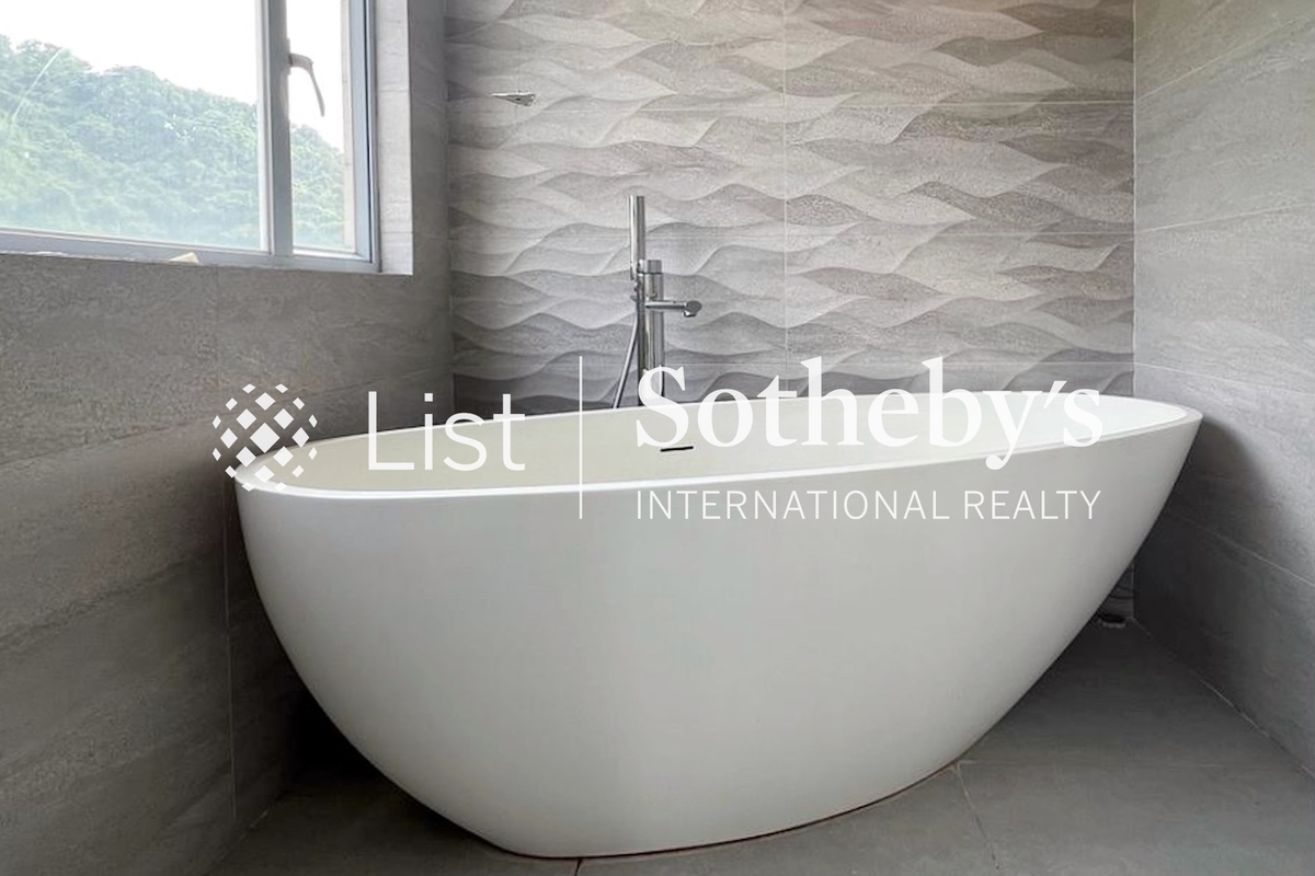 Regent Height 麗景大廈 | Guest Powder Room