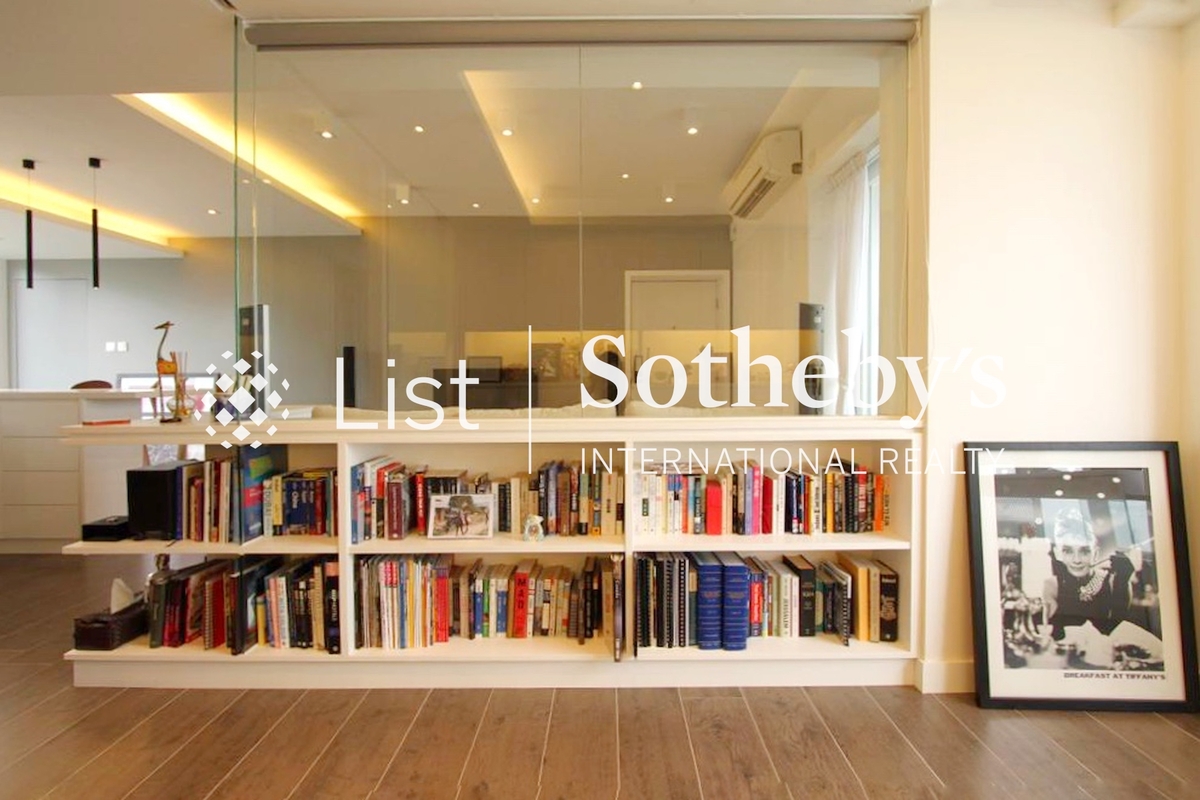 Regent Height 麗景大廈 | Second Bedroom