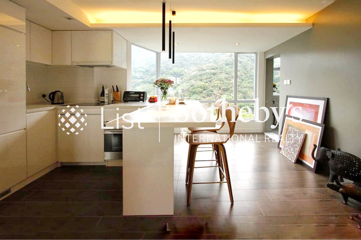 Regent Height 麗景大廈 | Living and Dining Room