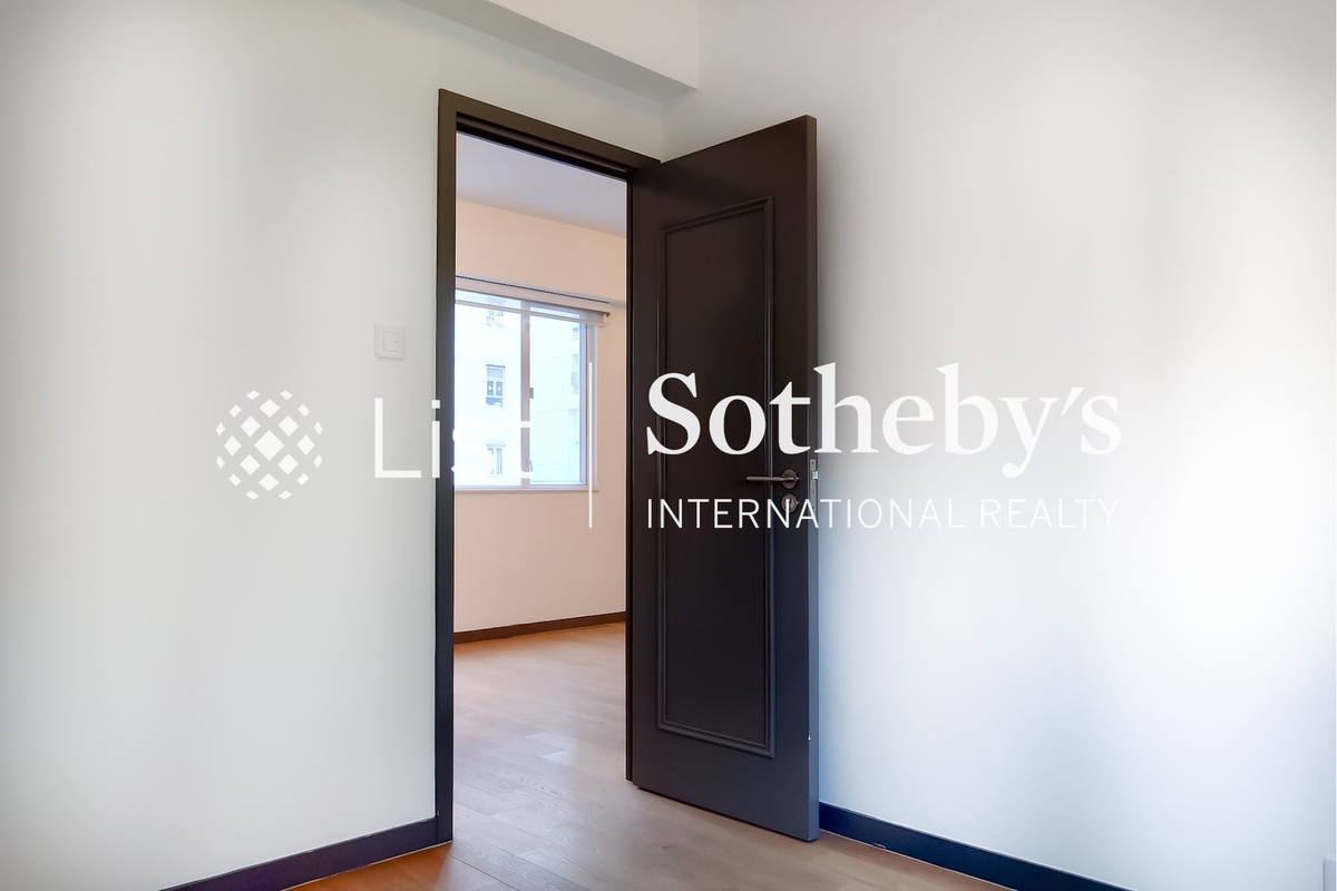 Sunrise House 新陞大樓 | Master Bedroom