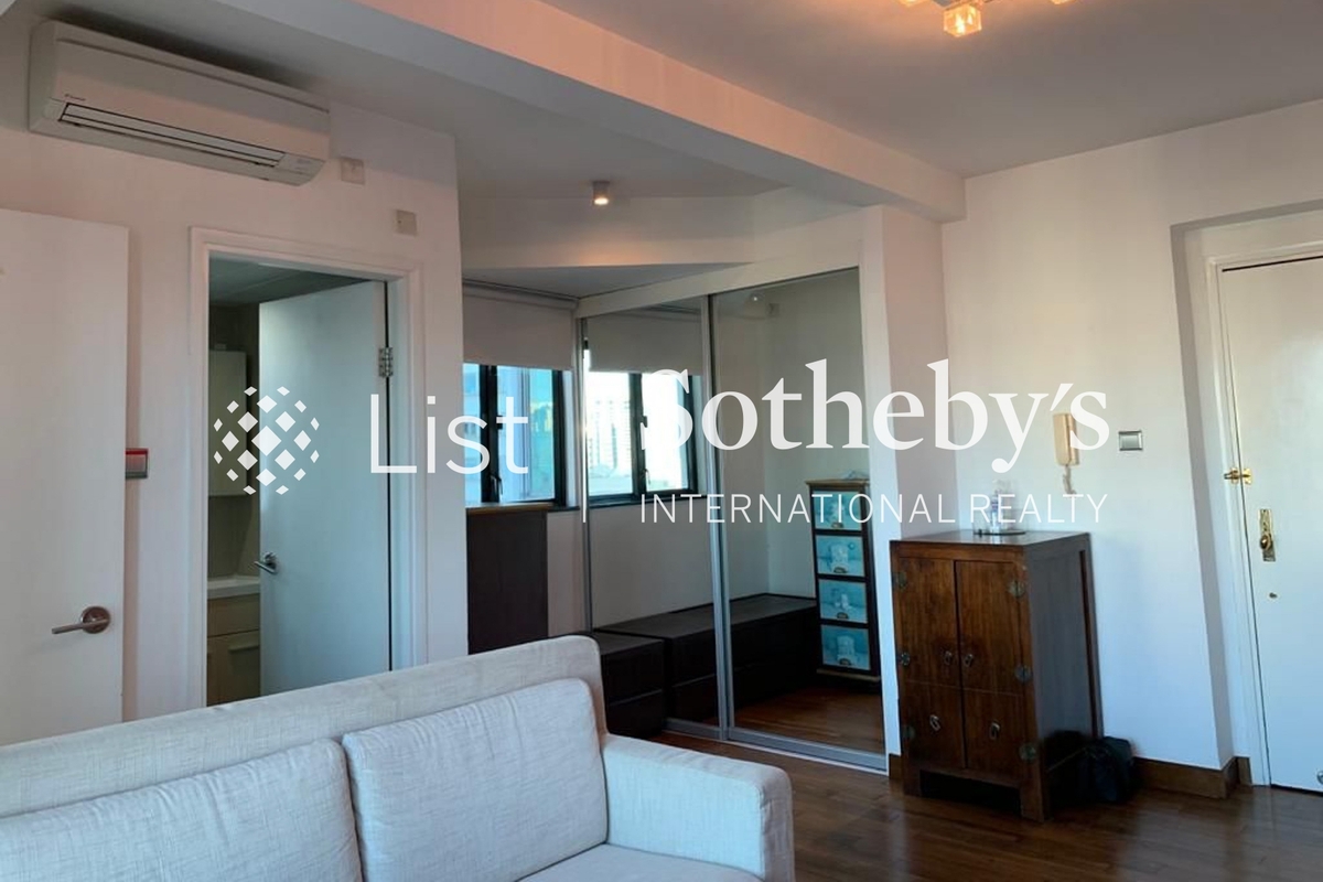 The Bellevue Place 御林豪庭 | Living and Dining Room