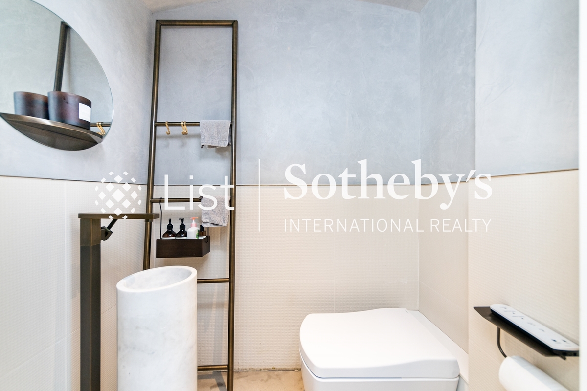 Cornell Centre 港利中心 | Guest Powder Room