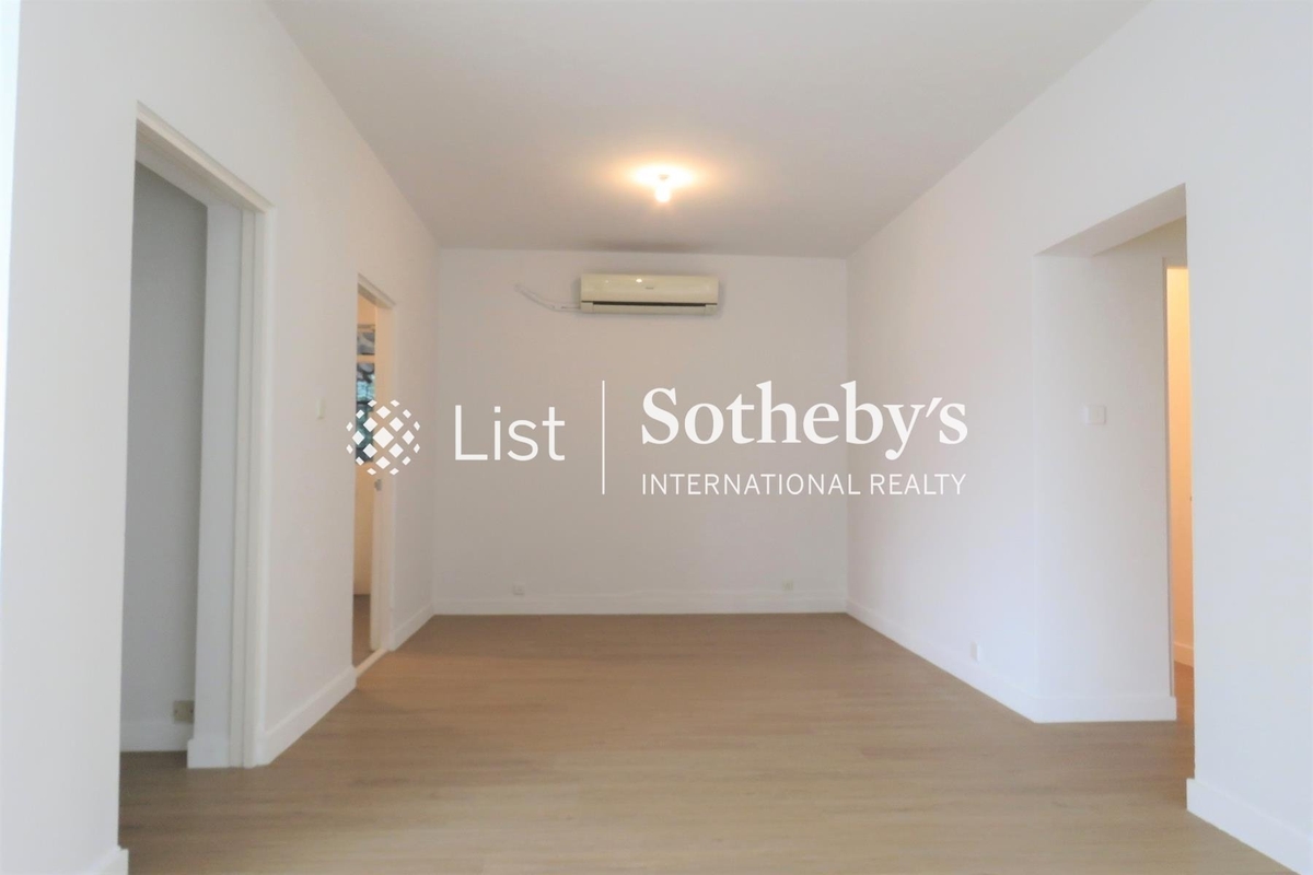 Dor Fook Mansion 多福大廈 | Living and Dining Room