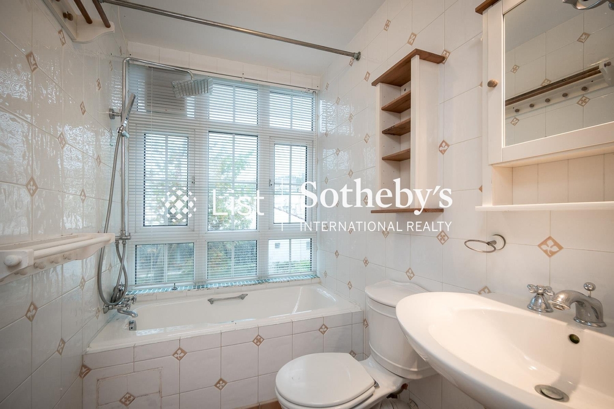 No. 8 Tai Tam Village 大潭村8號 | Master Bathroom