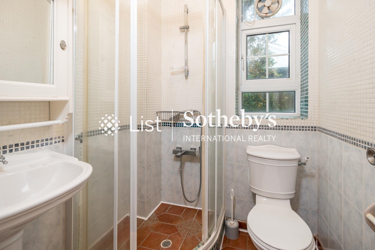 No. 8 Tai Tam Village 大潭村8號 | Guest Bathroom