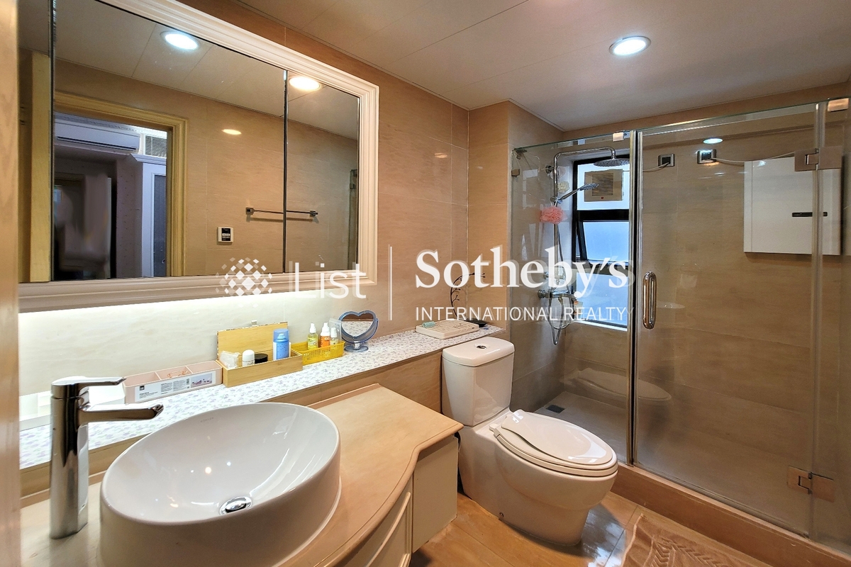 Kowloon Tong Garden 九龍塘花園 | Guest Bathroom