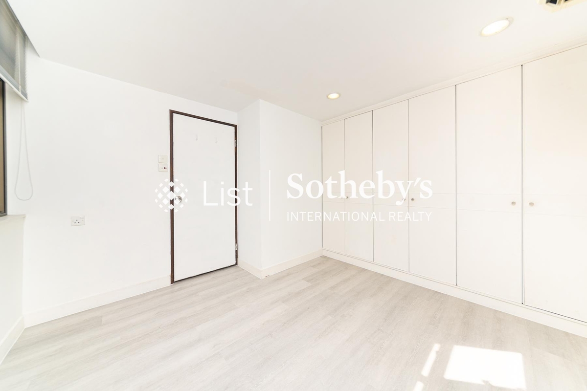 Peacock Mansion 孔翠樓 | Built-in Wardrobe in Master Bedroom