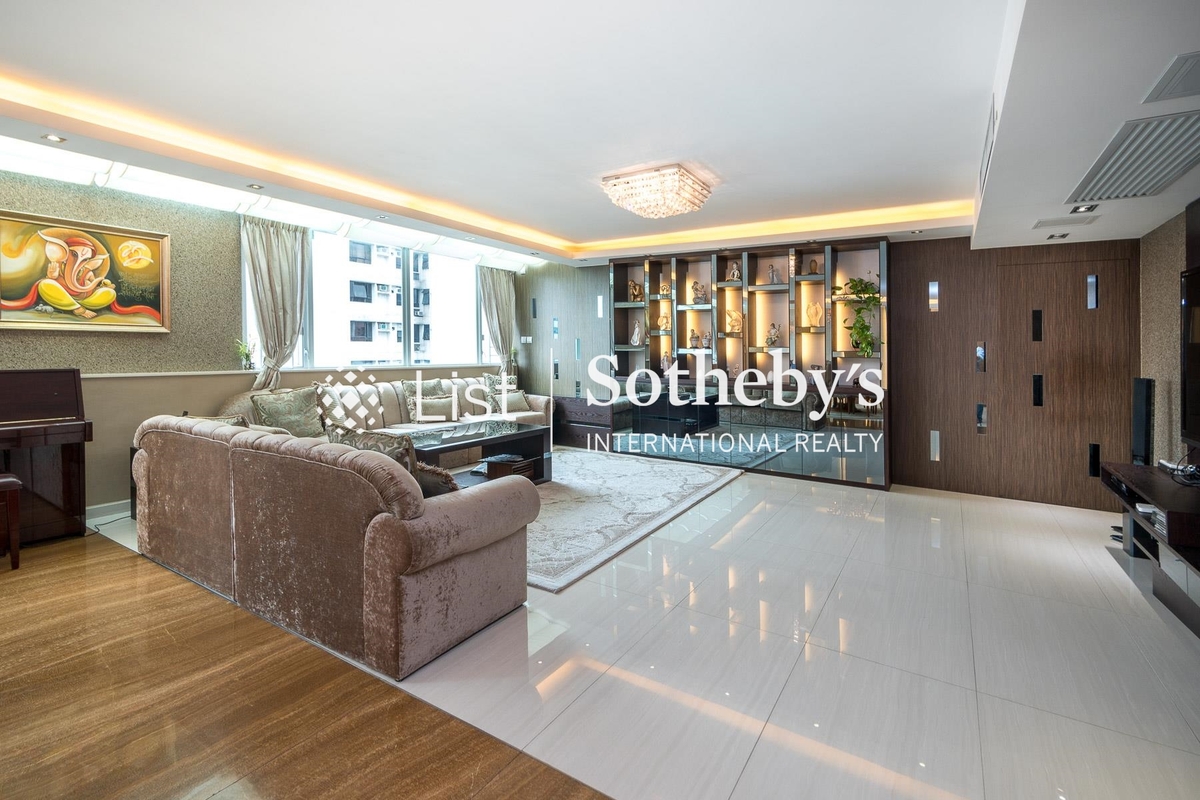 Mountain Court 文豪閣 | Living Area