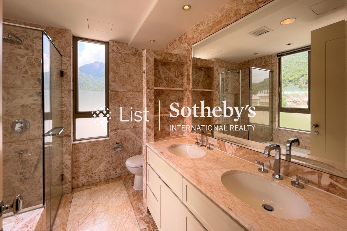 The Hamptons 鴻圖台 | Master Bathroom