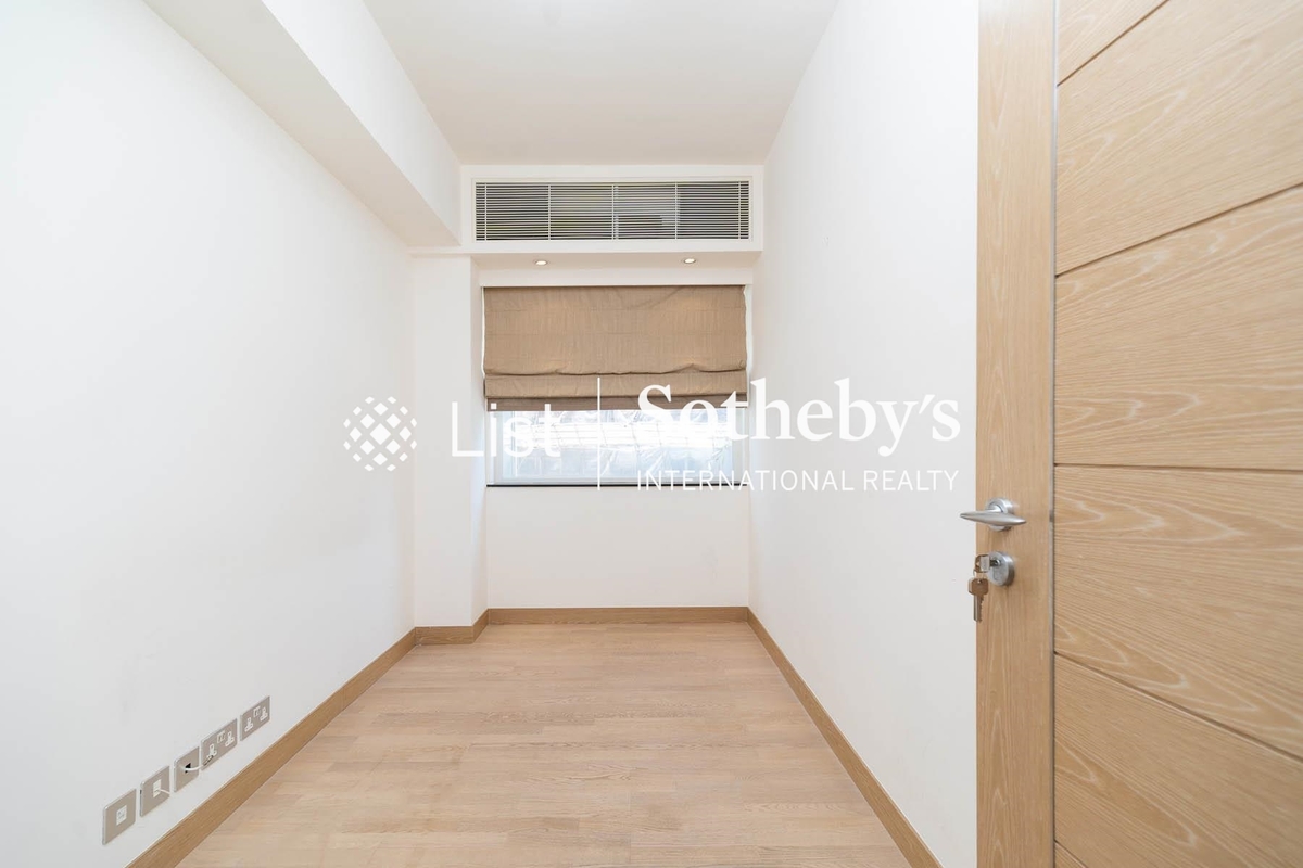 Tropicana Court 康南閣 | Fourth Bedroom