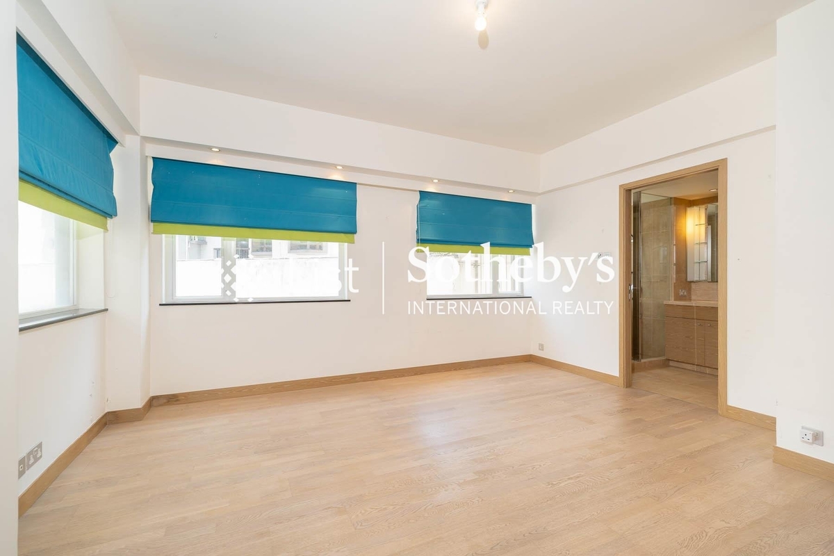 Tropicana Court 康南閣 | Second En-suite Bedroom