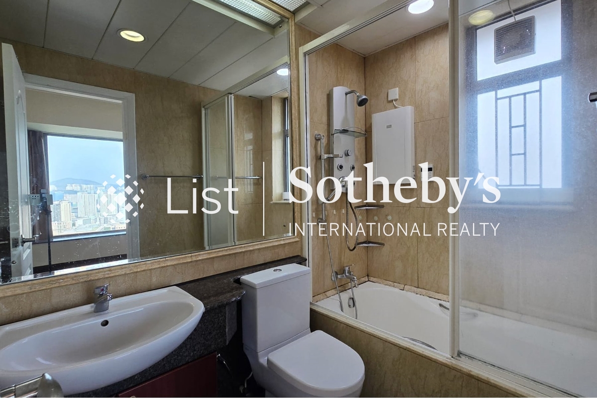 Grand Excelsior 嘉多利豪园 | Master Bathroom