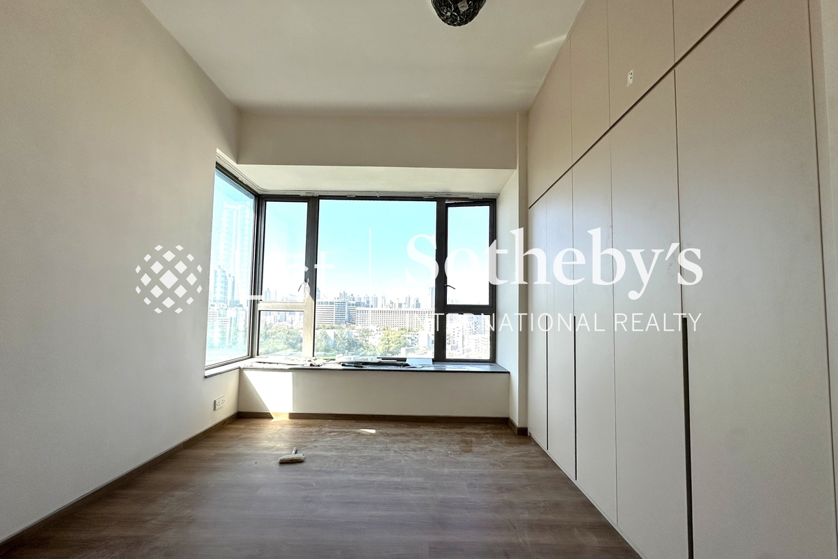 Grand Excelsior 嘉多利豪園 | Master Bedroom