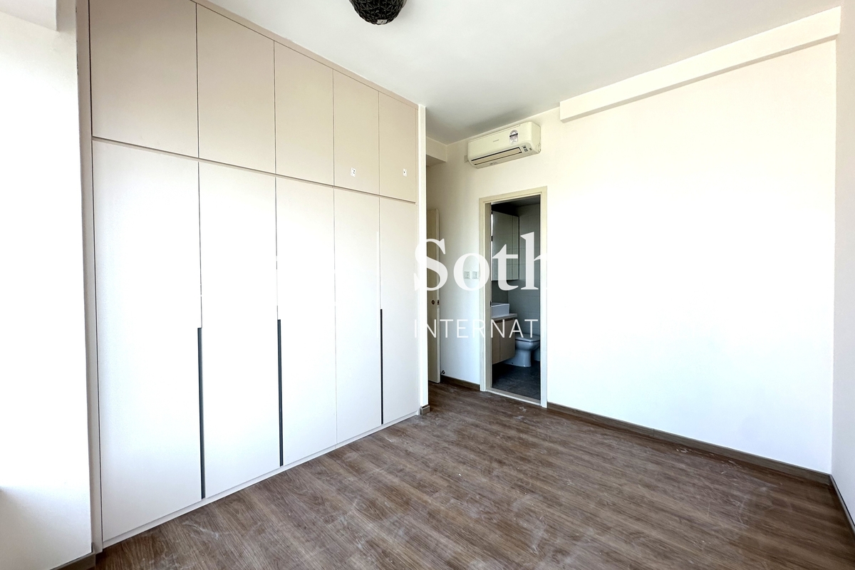 Grand Excelsior 嘉多利豪園 | Master Bedroom