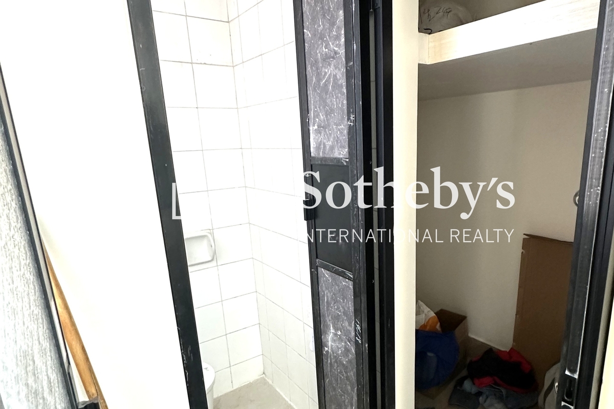 Grand Excelsior 嘉多利豪園 | Maid's Room