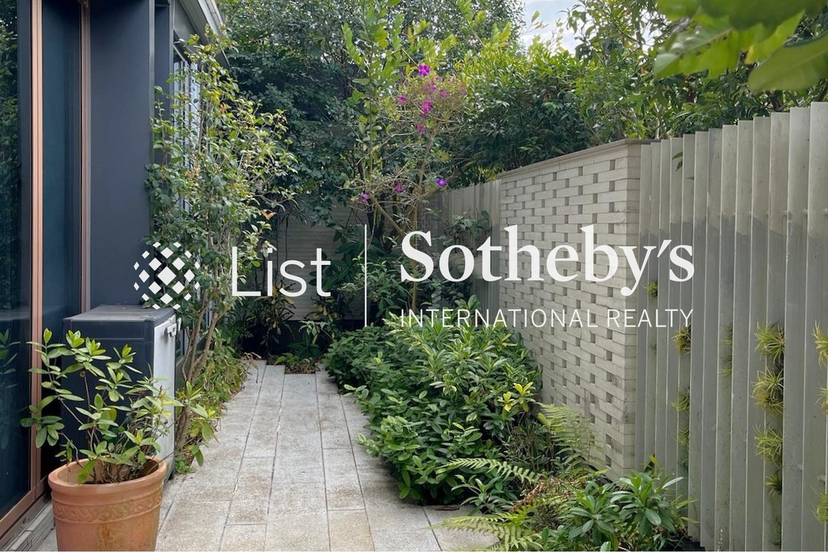 Mount Pavilia 傲瀧 | Private Garden off Living and Dining Room