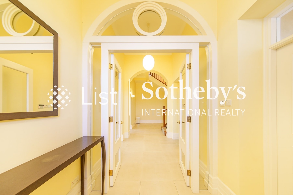 No. 26 Severn Road 施勳道26號 | Entry Hall