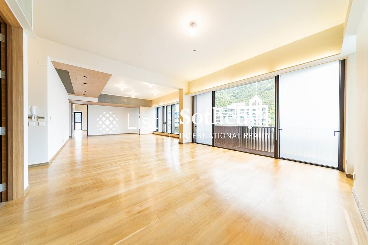 7 South Bay Close 南湾坊7号 | Living and Dining Room