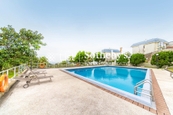 Ridgeway Ridgeway | Communal Outdoor Swimming Pool