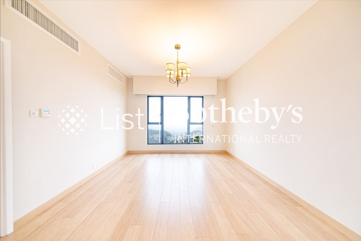 Cloudlands 雲嶺山莊 | Living and Dining Room