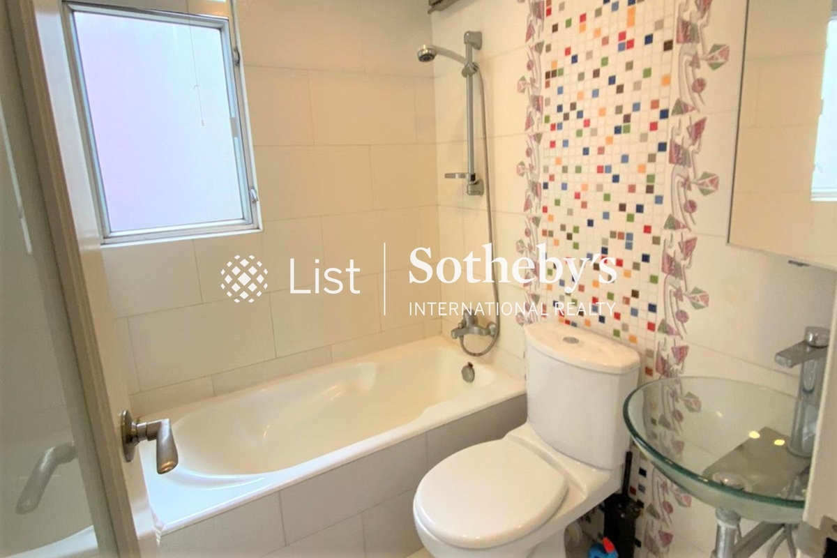 Sherwood Court 慧林閣 | Master Bathroom