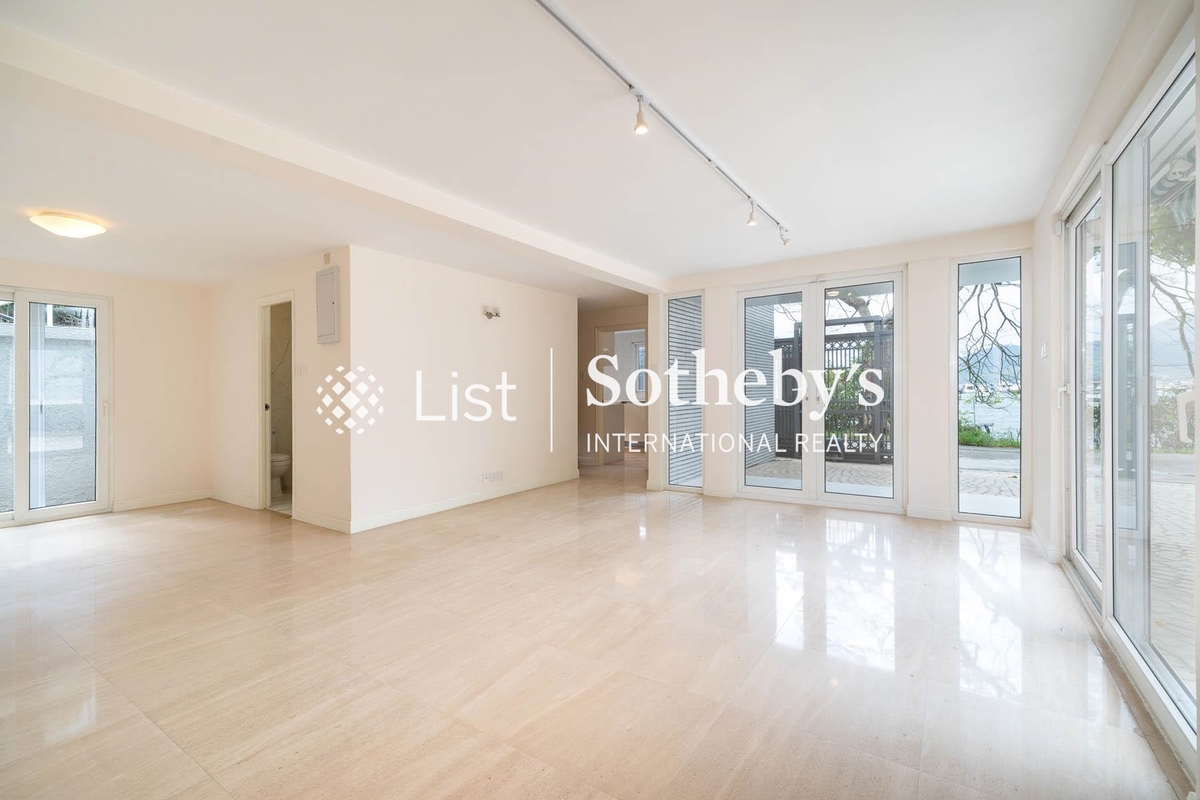 No.62 Che Keng Tuk Road 輋徑篤路62號 | Living and Dining Room