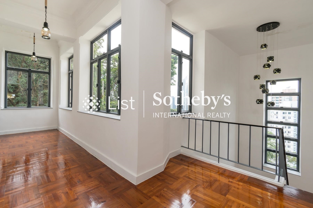 Caronia 寶雲道 17號 | Landing Area