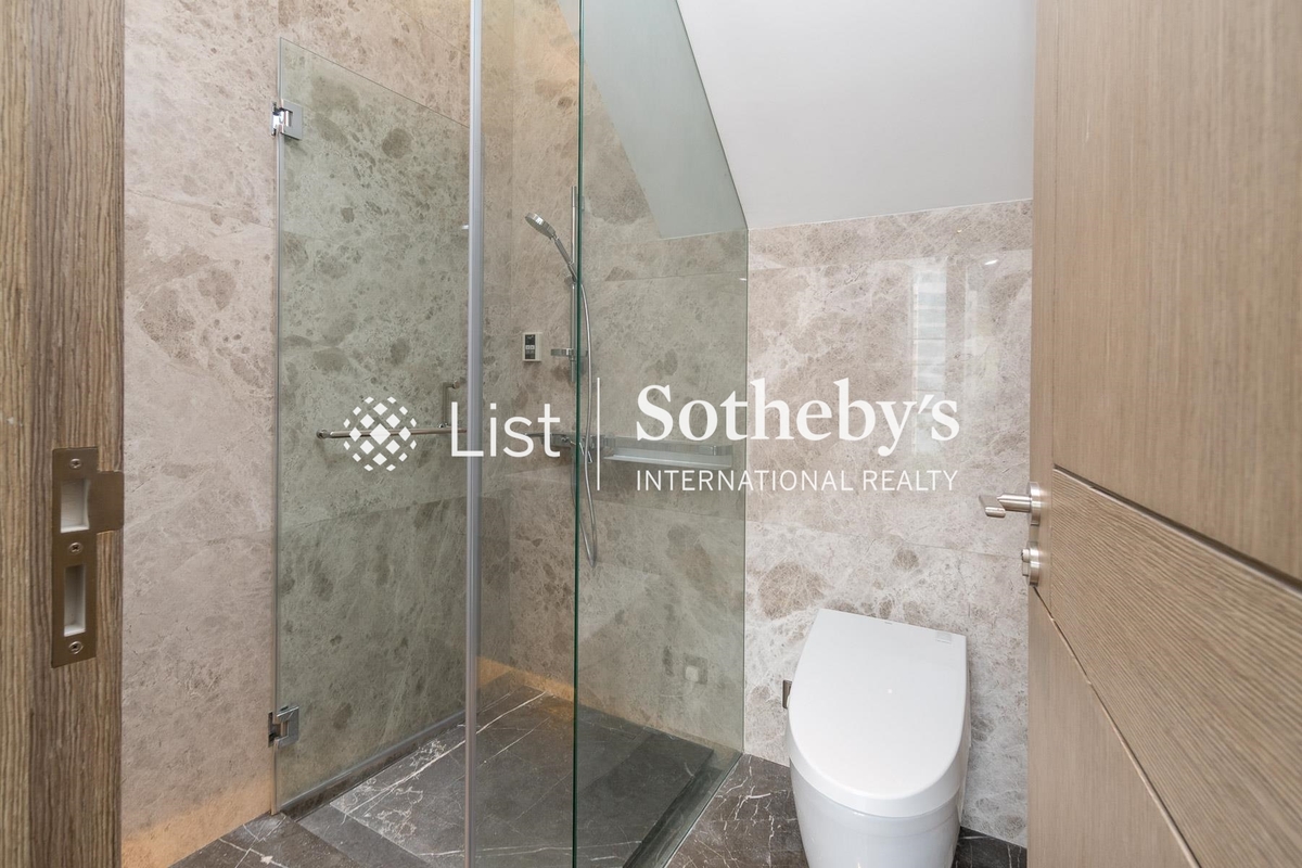 One Beacon Hill 畢架山一號 | Guest Bathroom