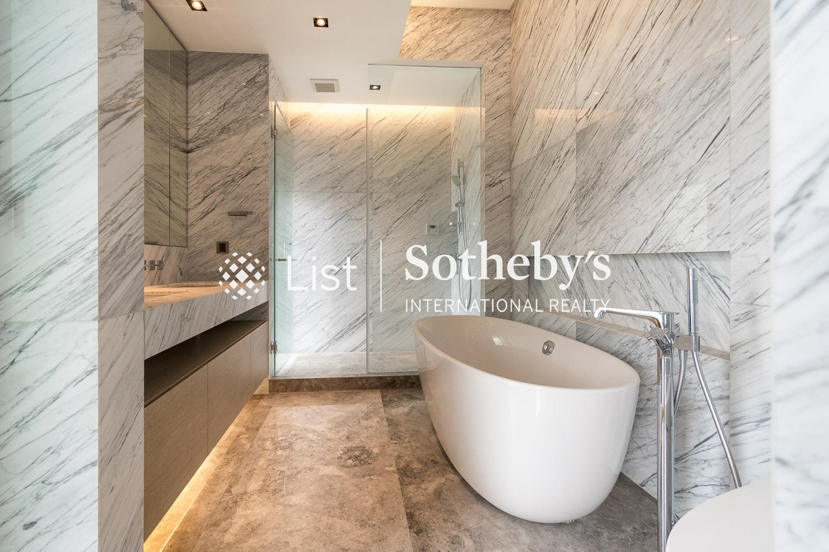 One Beacon Hill 畢架山一號 | Master Bathroom