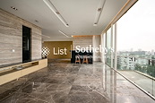 One Beacon Hill 畢架山一號 | Living Room and Balcony