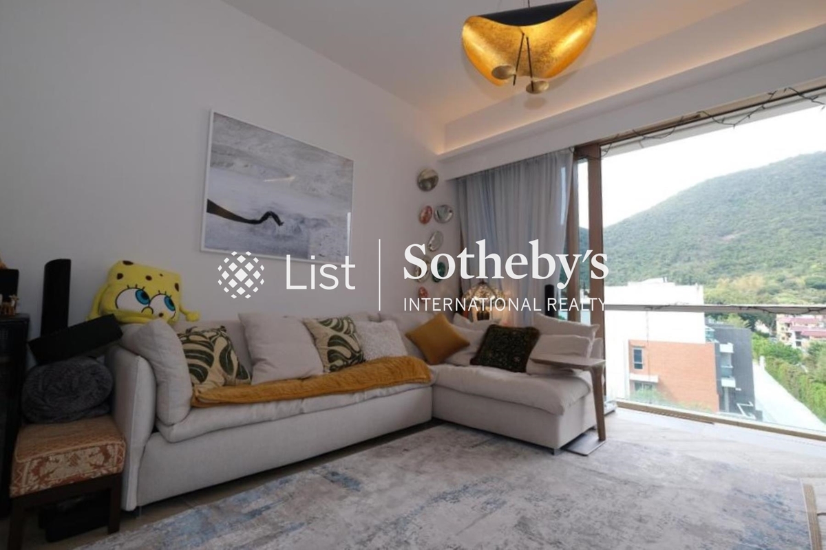 Mount Pavilia 傲瀧 | Living and Dining Room