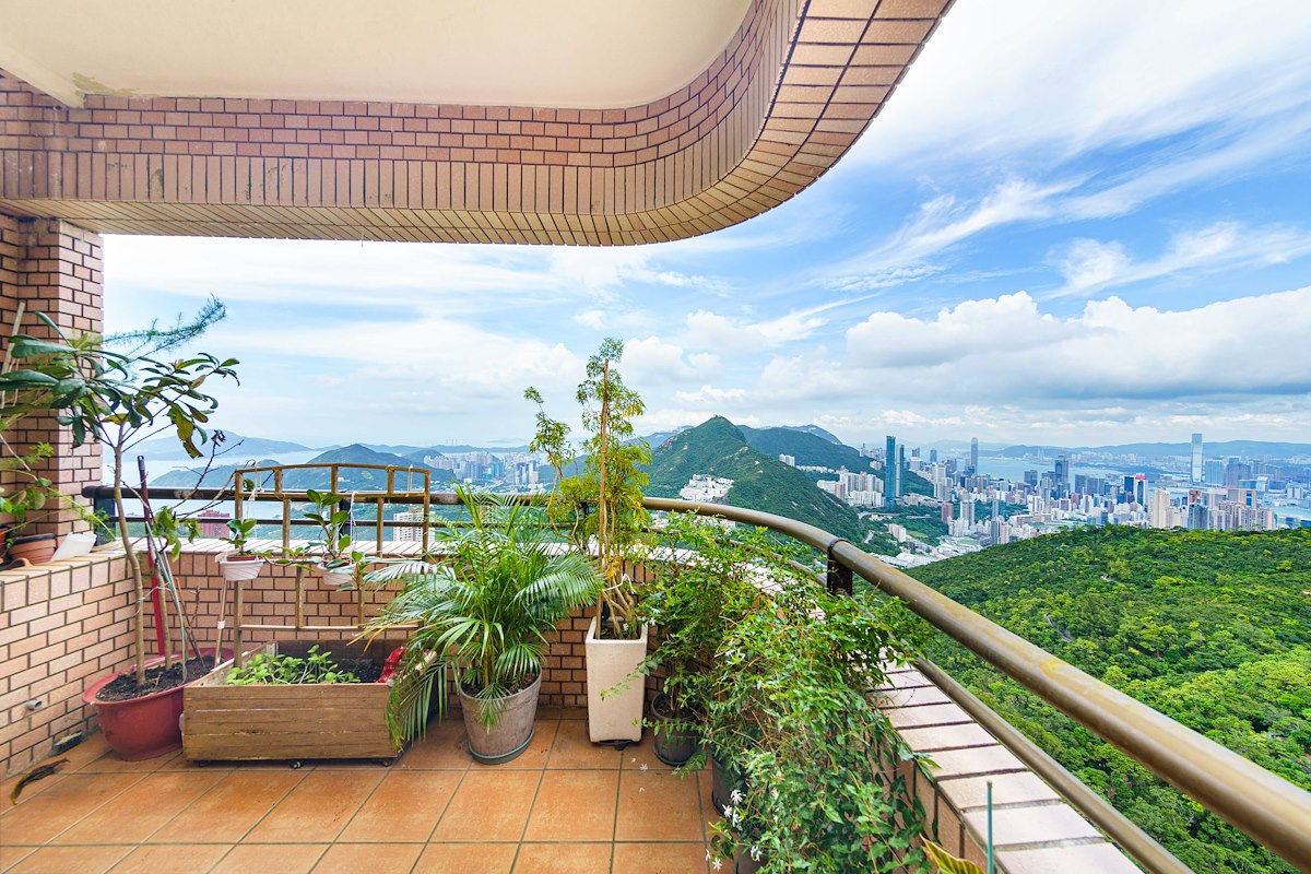 Hong Kong Parkview 阳明山庄 | Balcony off Living and Dining Room