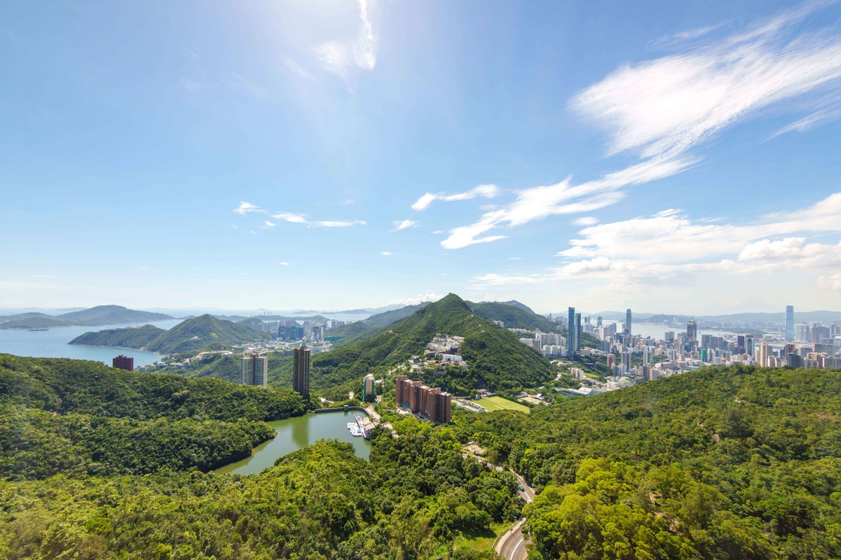 Hong Kong Parkview 陽明山莊 | View from Living and Dining Room