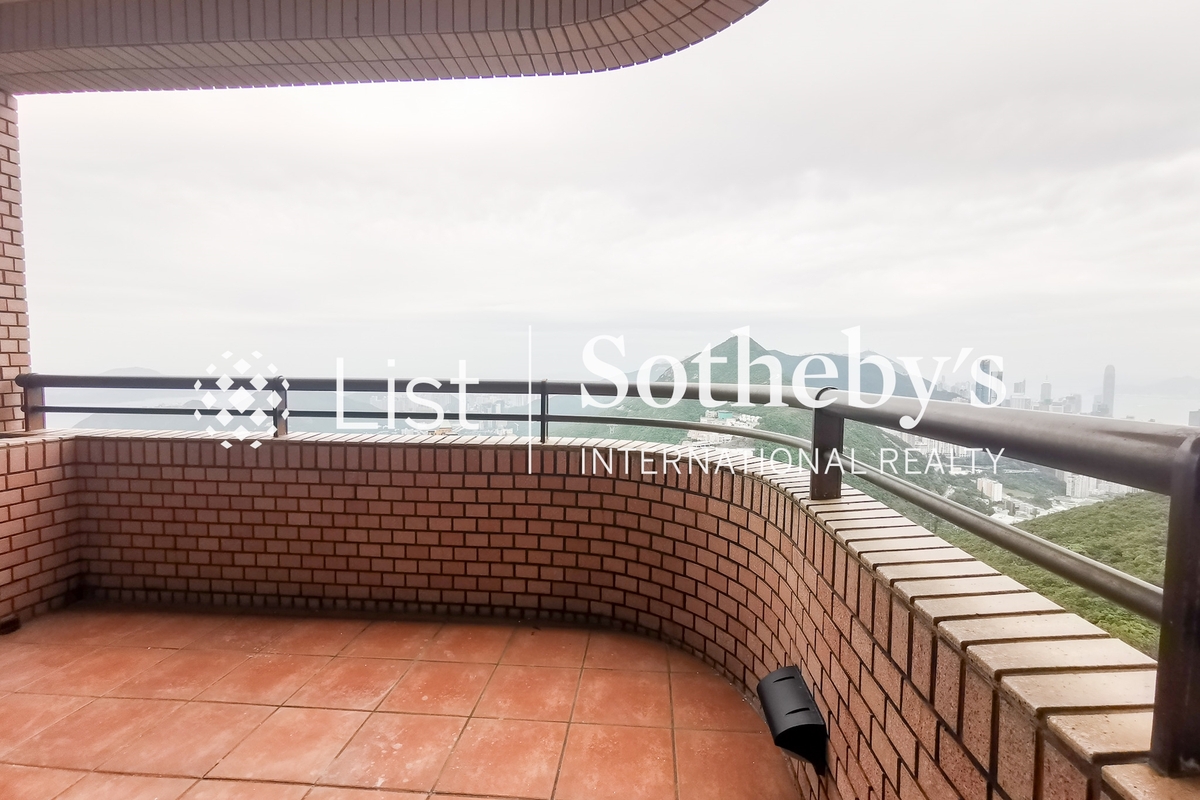 Hong Kong Parkview 陽明山莊 | Balcony off Living and Dining Room
