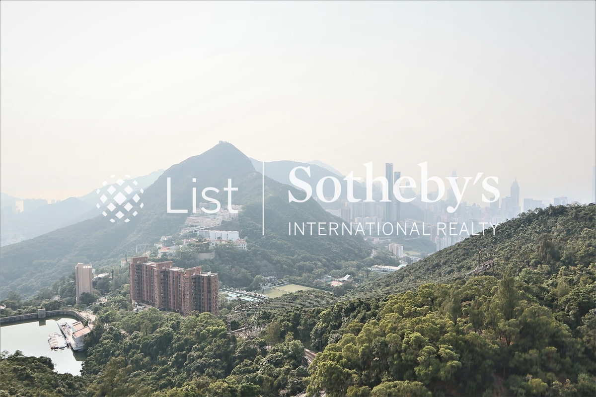 Hong Kong Parkview 陽明山莊 | View from Living and Dining Room