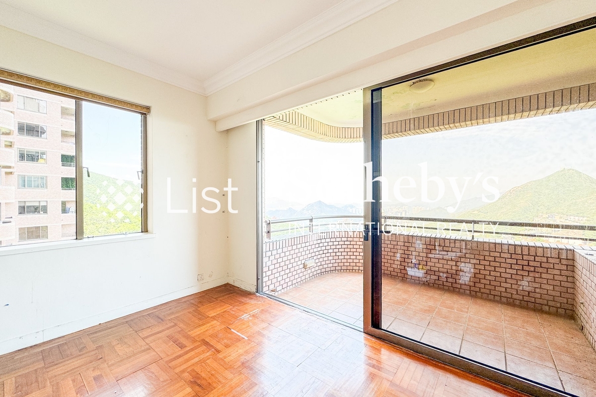 Hong Kong Parkview 阳明山庄 | Living and Dining Room