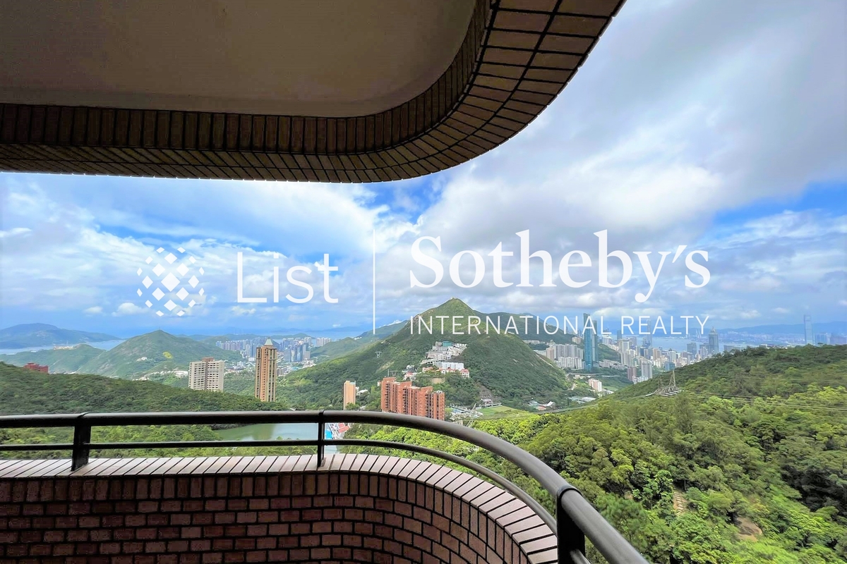 Hong Kong Parkview 阳明山庄 | View from Living and Dining Room