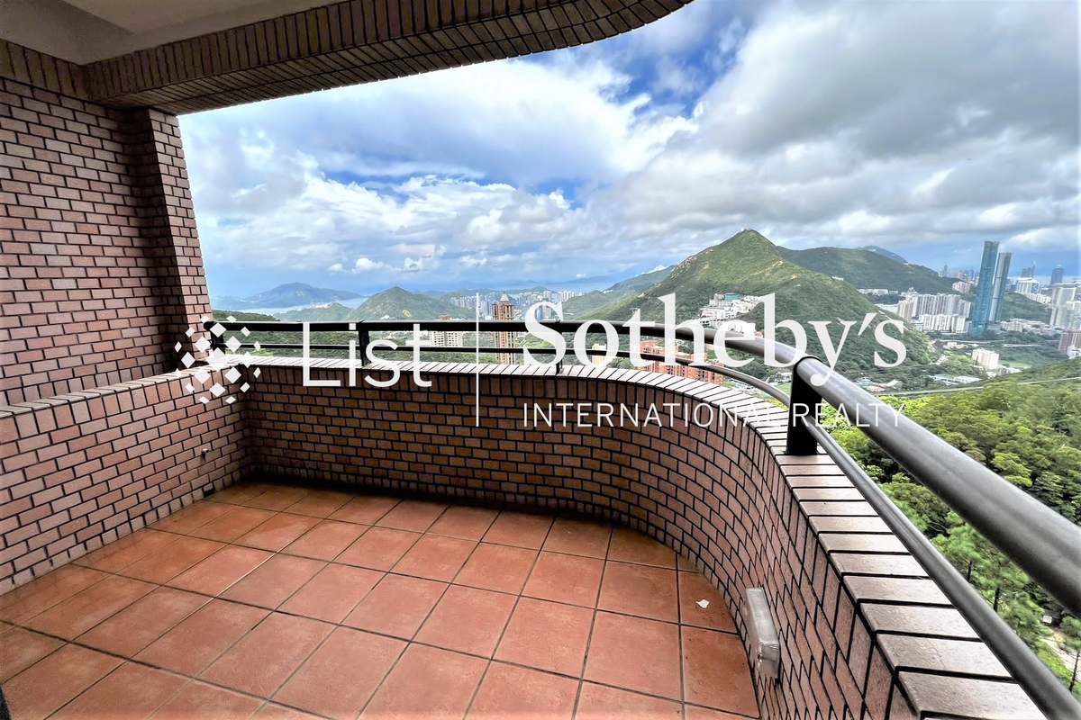 Hong Kong Parkview 阳明山庄 | Balcony off Living and Dining Room
