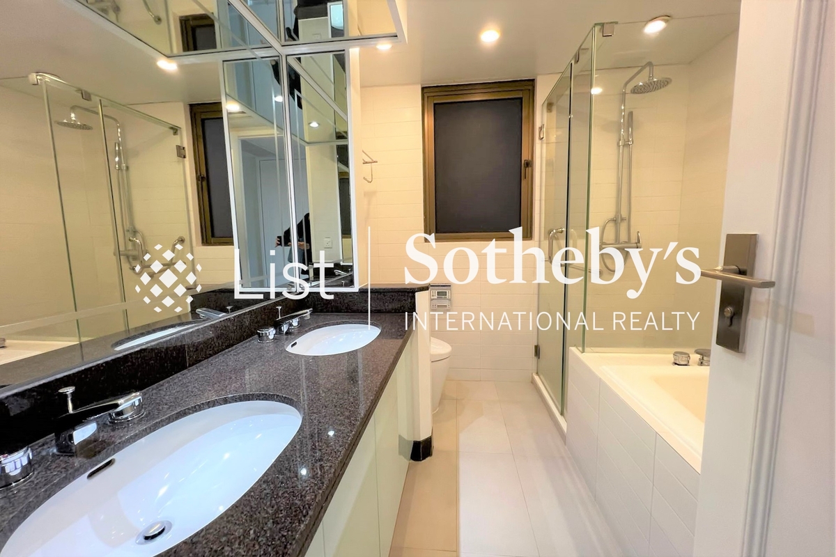 Hong Kong Parkview 阳明山庄 | Master Bathroom