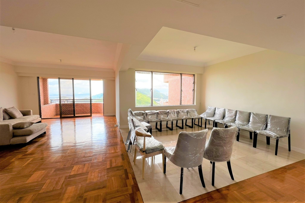 Hong Kong Parkview 陽明山莊 | Living and Dining Room