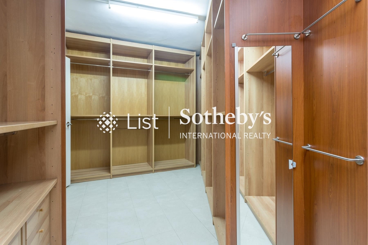 No. 12 Boyce Road 布思道12號 | Walk-in Closet in Master Bedroom