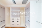 Highlands 高雲山莊 | Walk-in Closet in Master Bedroom 