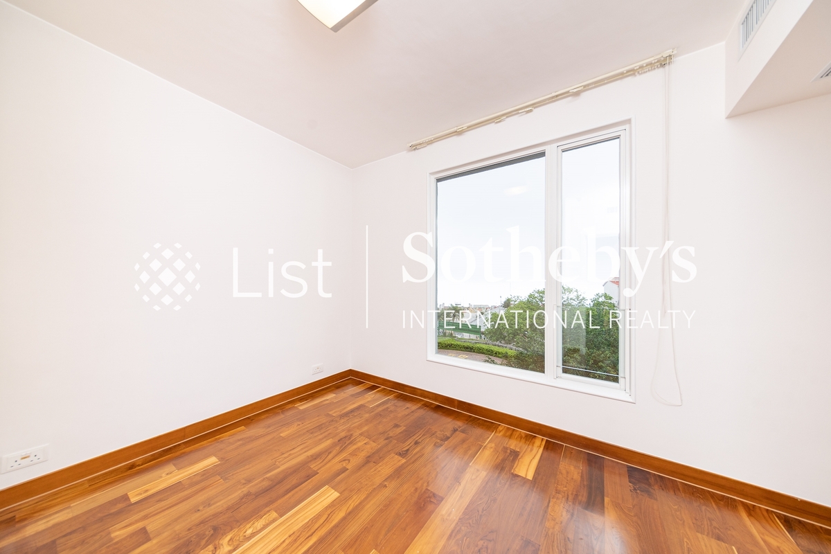 Highlands 高雲山莊 | Second Bedroom